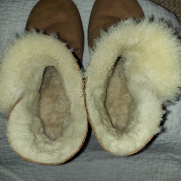 UGG Bailey Button Booties US Women's Size 7 in Chestnut - Picture 7 of 10